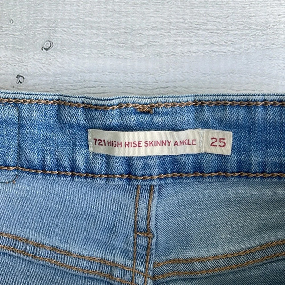 Levi Strauss & Co 721 High Rise Skinny Ankle Light Denim Jeans Size 25 - Picture 4 of 5